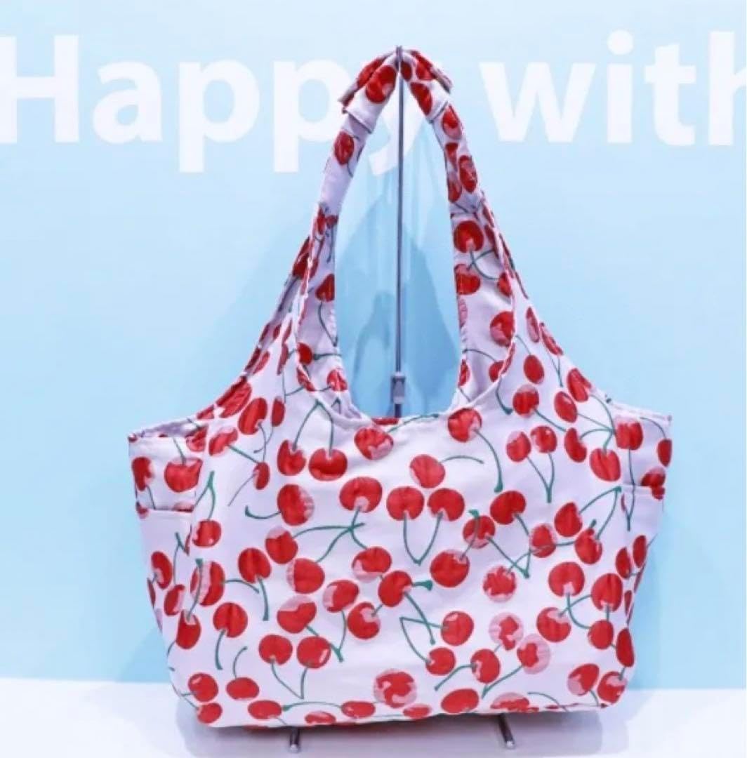 チェリー柄キャリーバッグ Juicy Couture チェリー柄キャリー